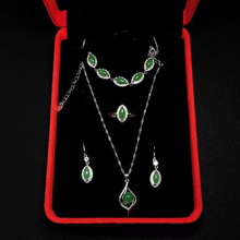 Radiant Emerald Hue Hetian Jade Jewelry Set 翠色生辉和田玉首饰套装