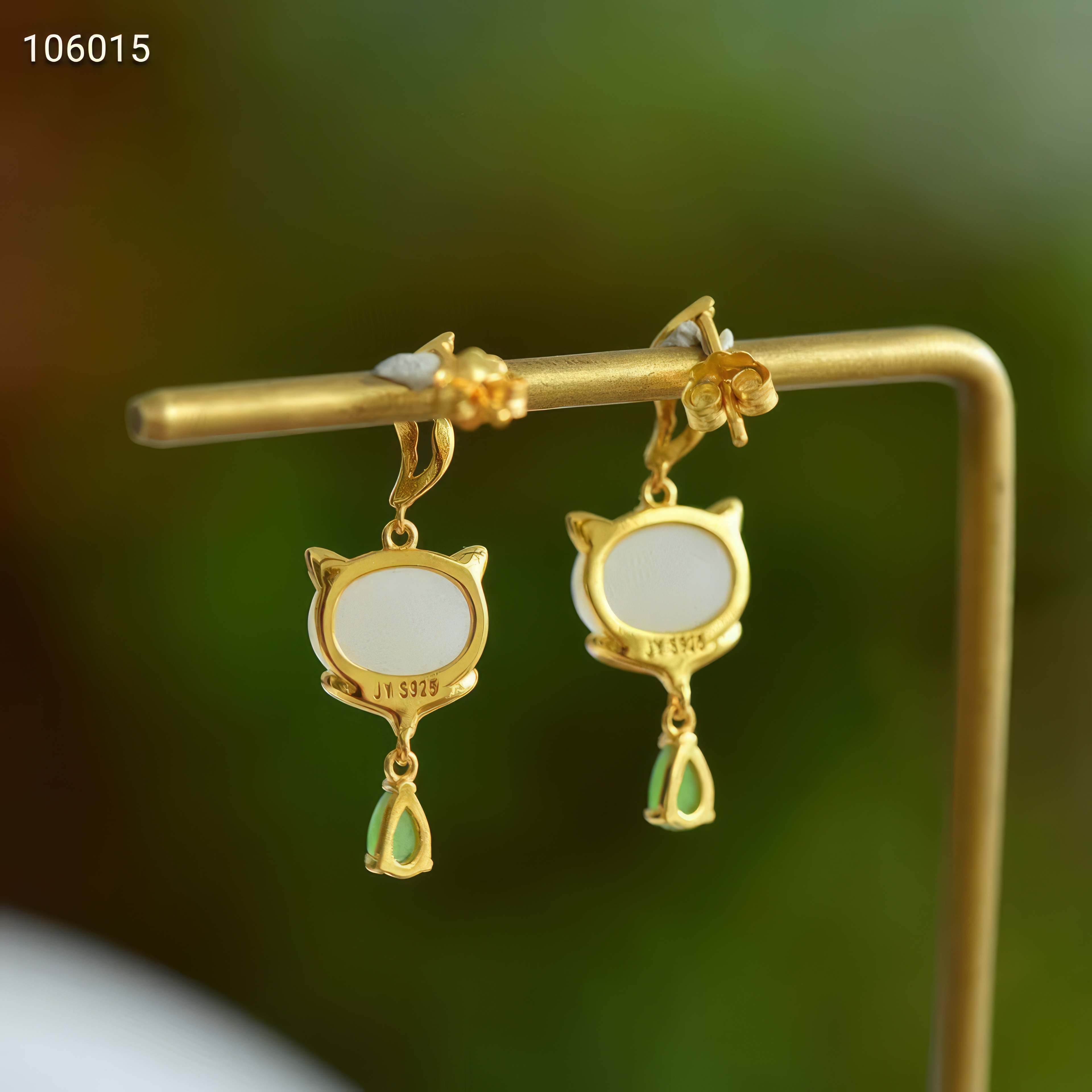 Golden-Inlaid Silver Kitten Dangle Earrings--金镶银萌猫耳坠