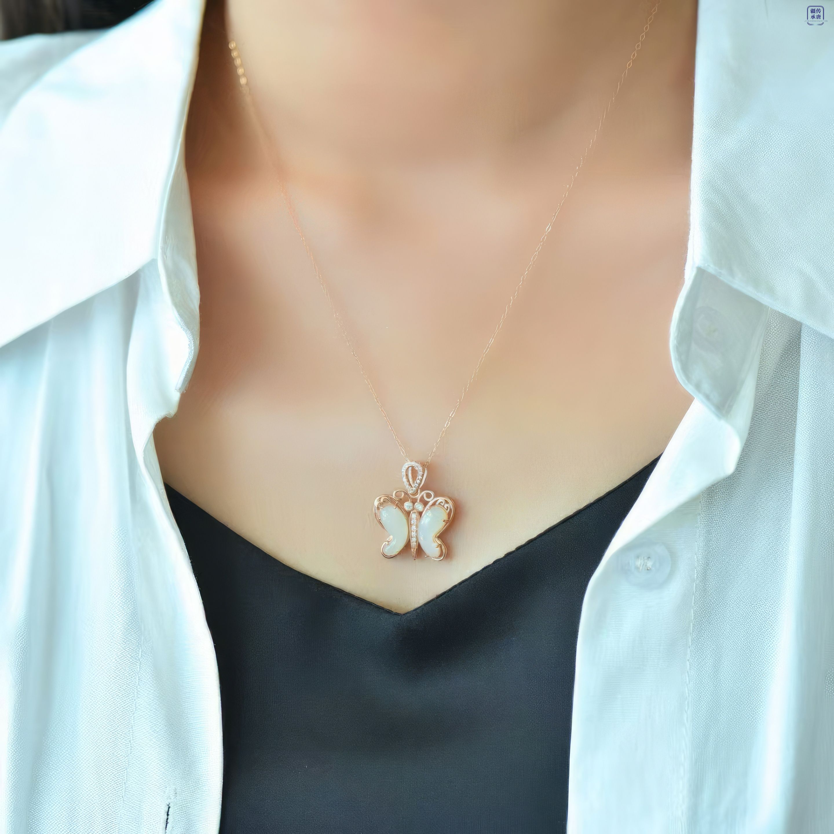 Butterfly Grace· White Hetian Jade Rose Gold Butterfly Pendant 蝶舞轻盈·和田玉玫瑰金蝴蝶吊坠