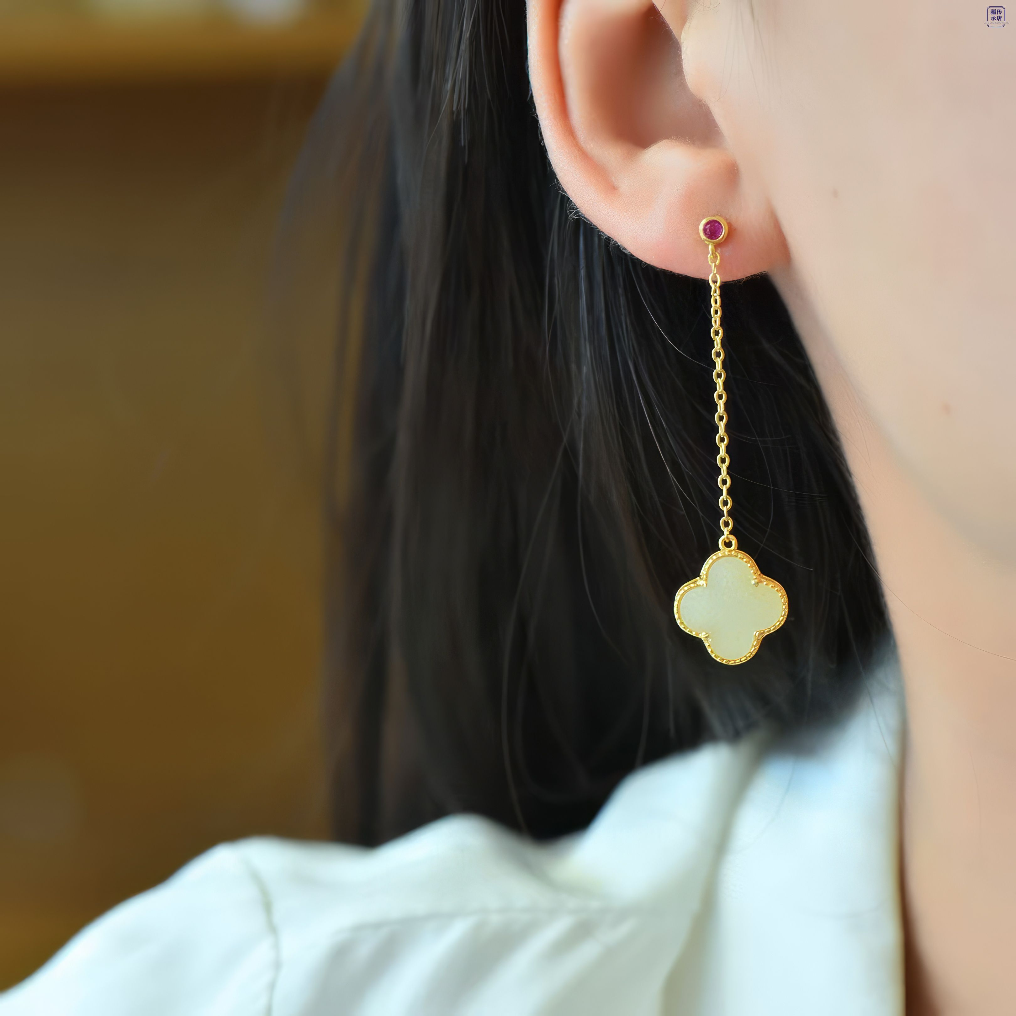 Lucky Clover White Hetian Jade Earrings 幸运四叶草和田玉耳坠