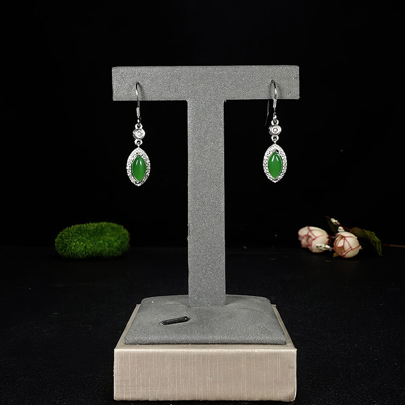 Radiant Emerald Hue Hetian Jade Jewelry Set 翠色生辉和田玉首饰套装