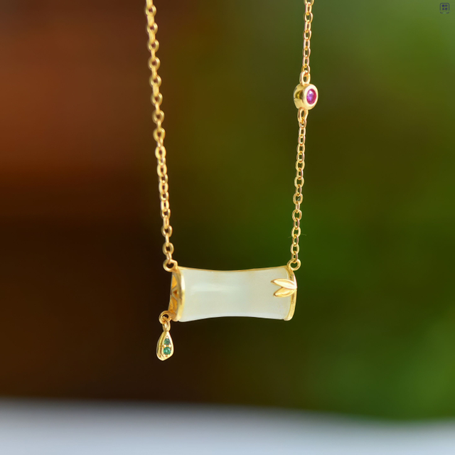 Bamboo Blessing· White Hetian Jade Gold-Set Diamond Necklace 竹报平安·和田玉金镶钻项链