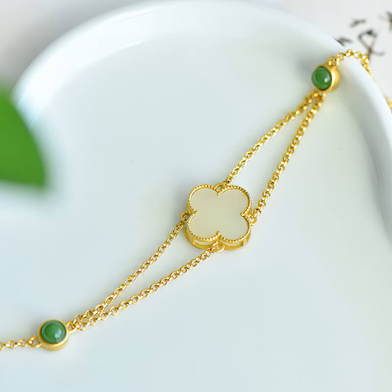 Lucky Four-Leaf Clover Hetian Jade Bracelet 幸运四叶草和田玉手链