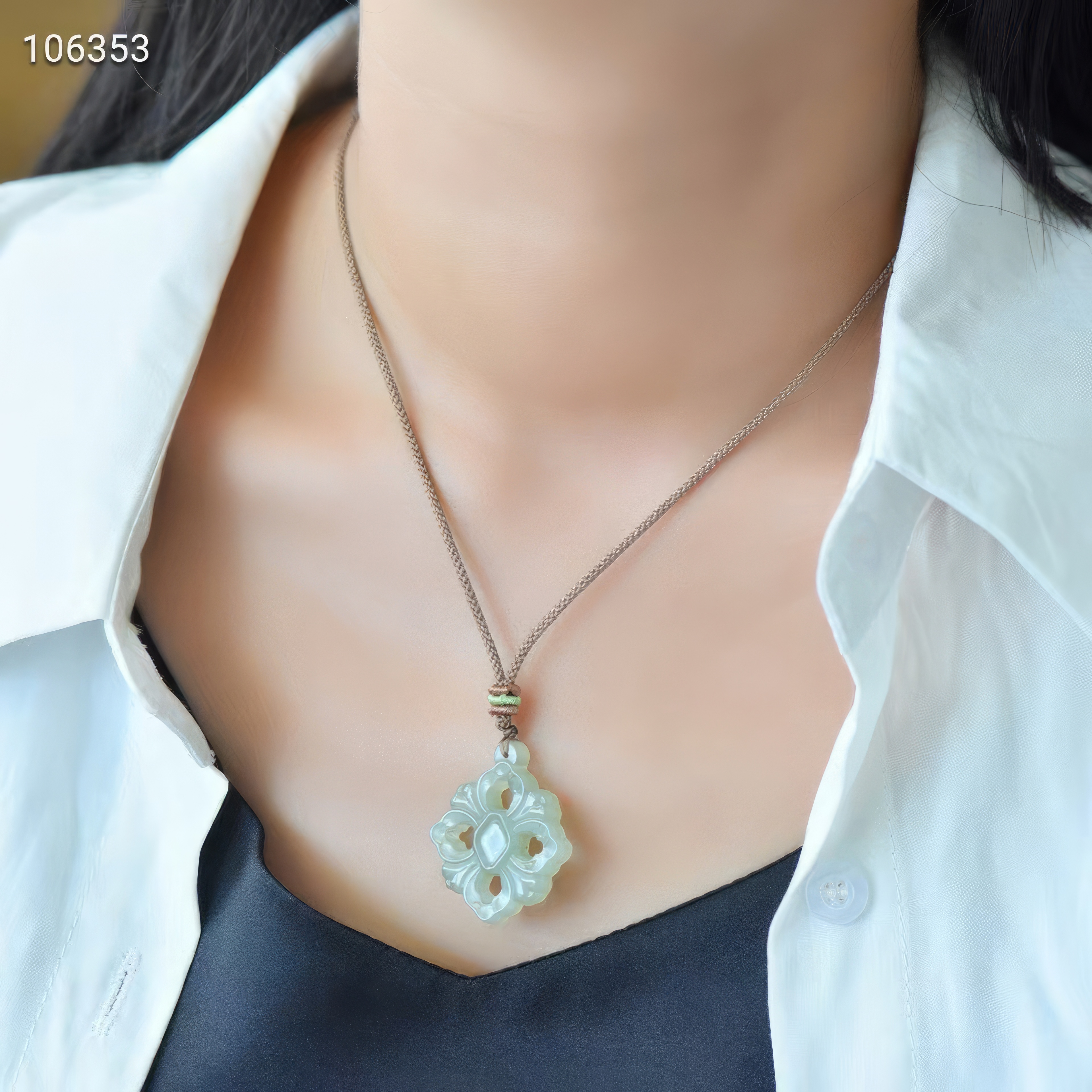 Heitai Jade Crown Flower Pendant--和田玉皇冠花吊坠