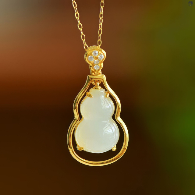 Blessed Fortune· White Hetian Jade Gourd Pendant 福禄如意·和田玉葫芦吊坠