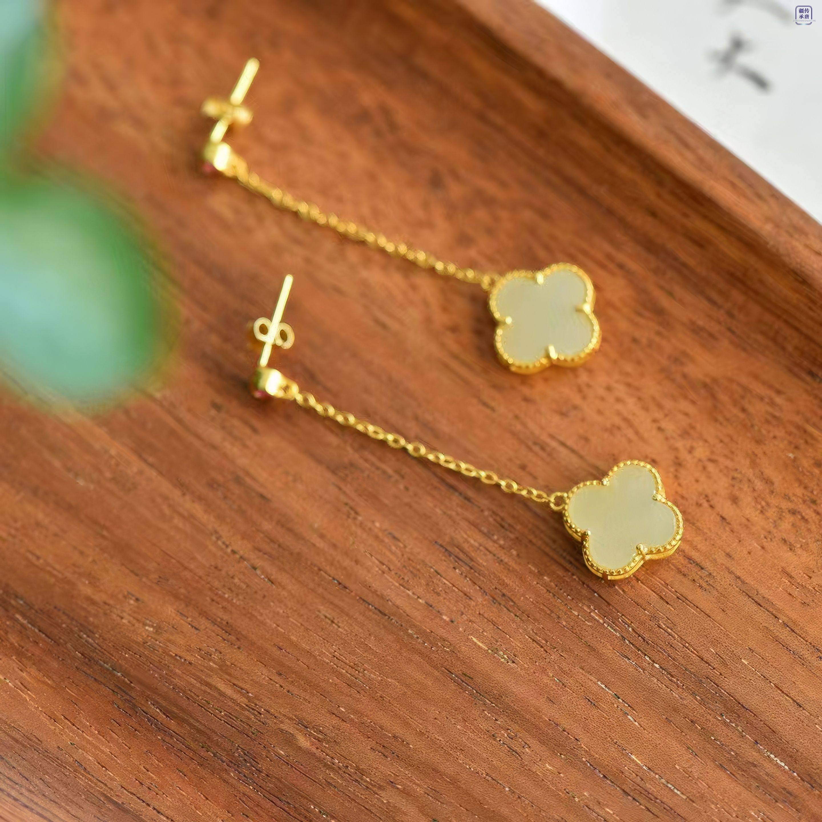 Lucky Clover White Hetian Jade Earrings 幸运四叶草和田玉耳坠