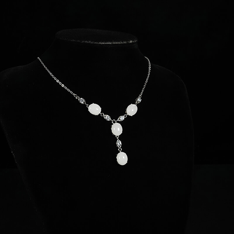 Diamond-Studded Exquisite White Hetian Jade Set 镶钻冰清玉洁和田玉套装