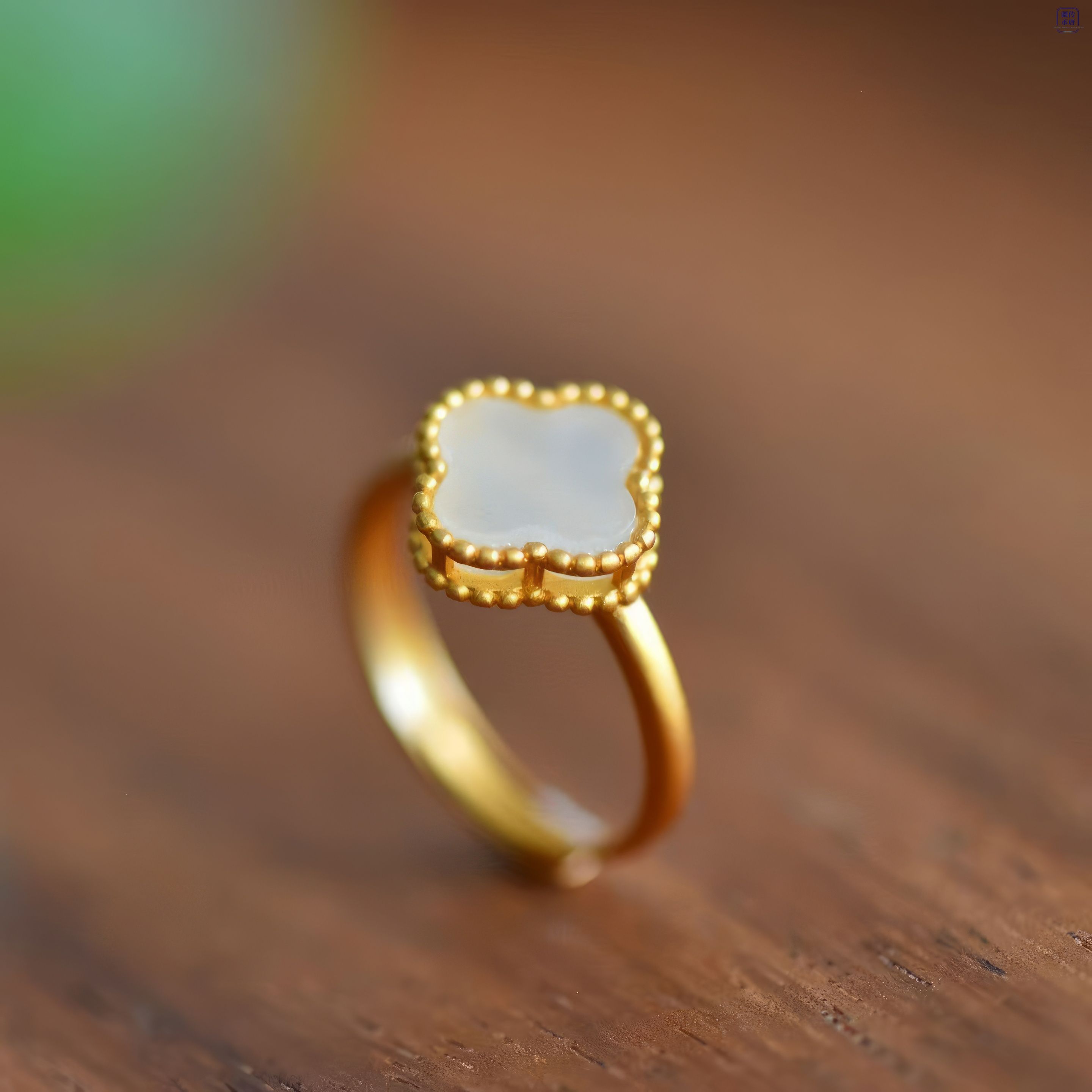 Lucky Clover White Hetian Jade Set 幸运四叶草和田玉套装