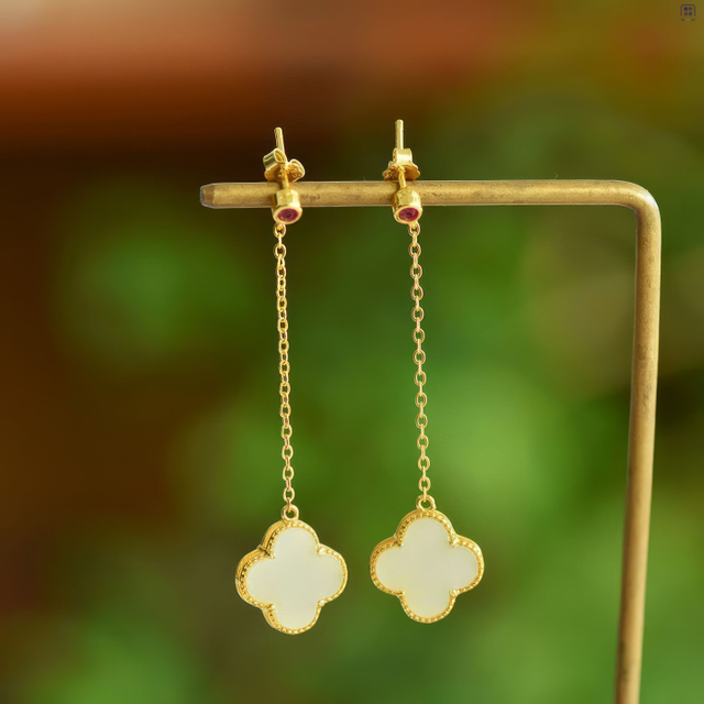 Lucky Clover White Hetian Jade Earrings 幸运四叶草和田玉耳坠