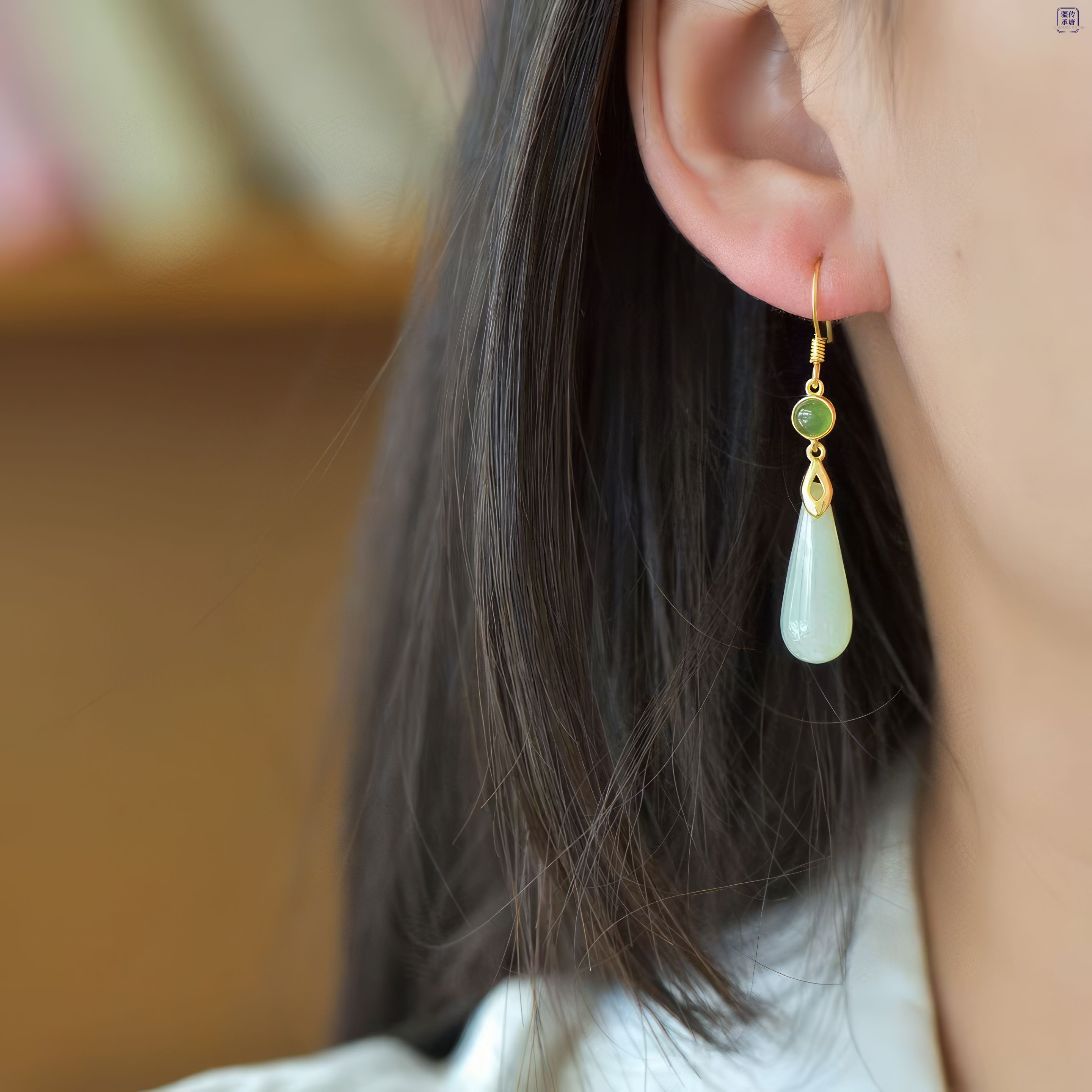 "Spring Melody·Dewdrop" White Hetian Jade Earrings “春之韵·雨露”和田玉耳坠