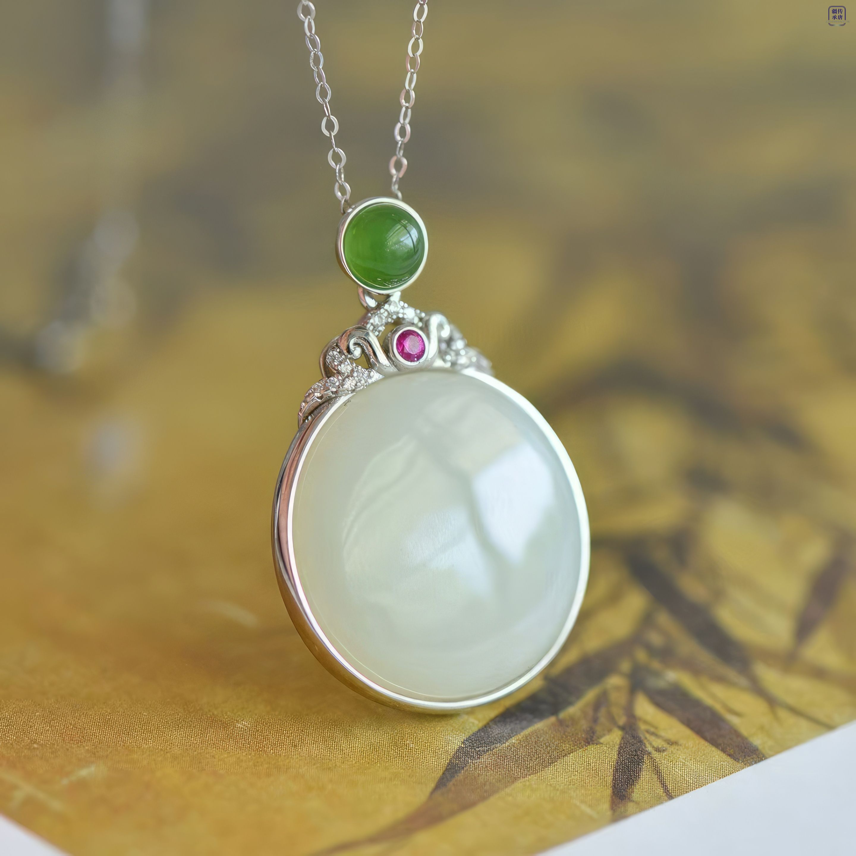 Perfect Life· White Hetian Jade Diamond-Set Necklace 圆满人生·和田玉镶钻项链