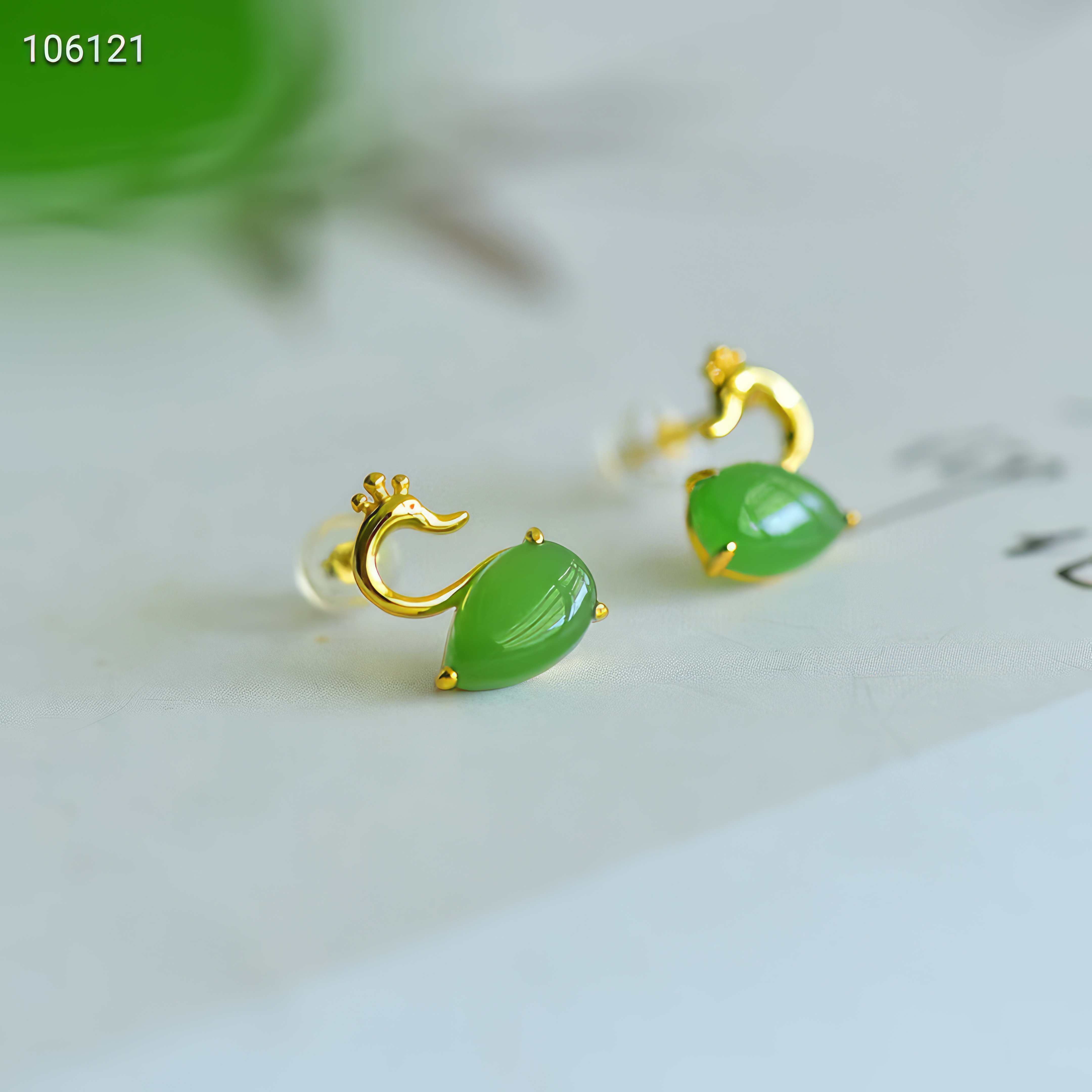 Azure Swan - Hetian Jade Stud Earrings--碧水天鹅 - 和田玉耳钉