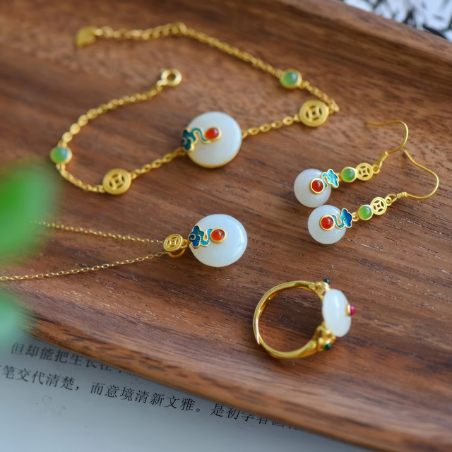 Auspicious Clouds and Moon· White Hetian Jade Set 祥云映月和田玉套装