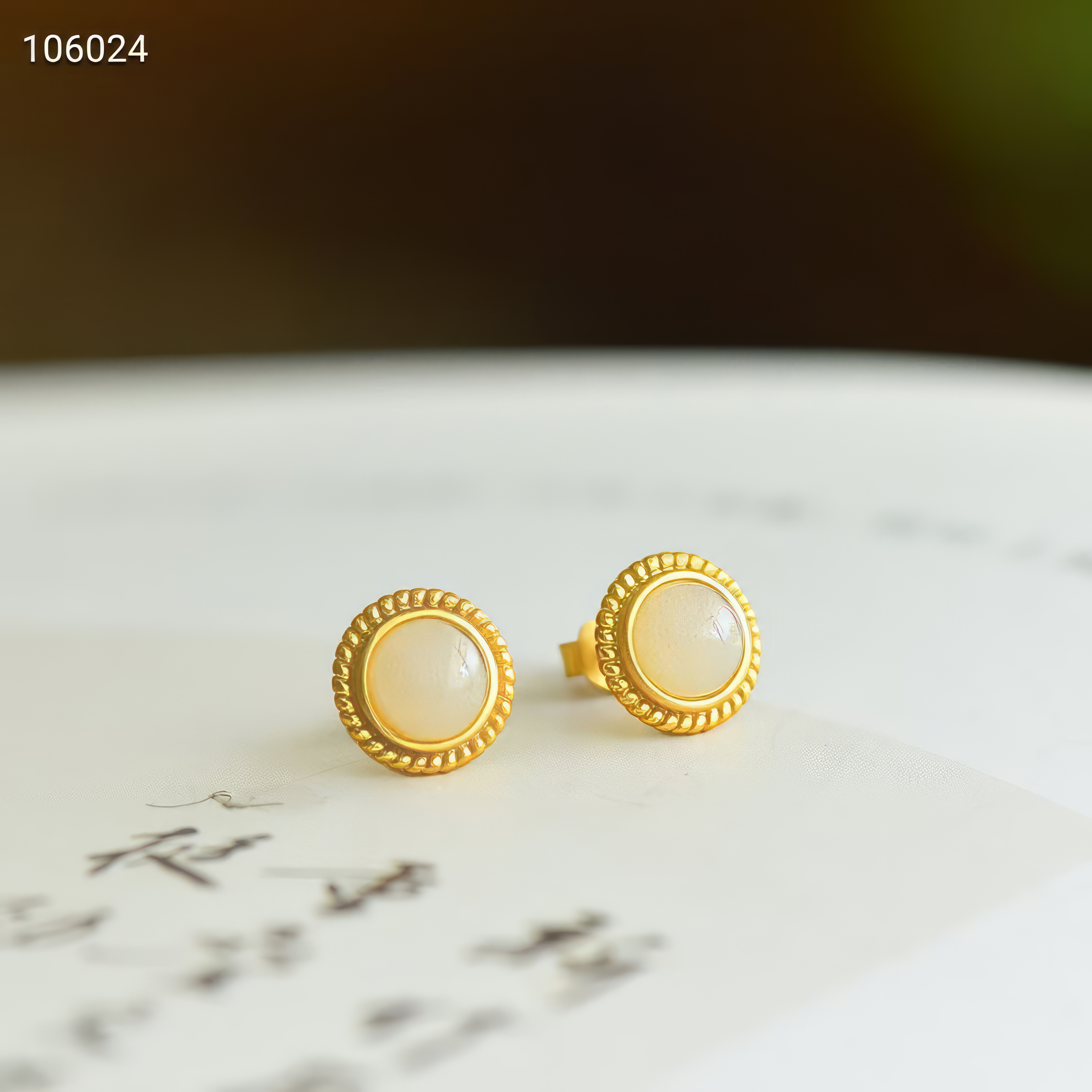 Moonlight Treasure Box - Pure Hetian Jade Stud Earrings--月光宝盒 - 纯净和田玉耳钉