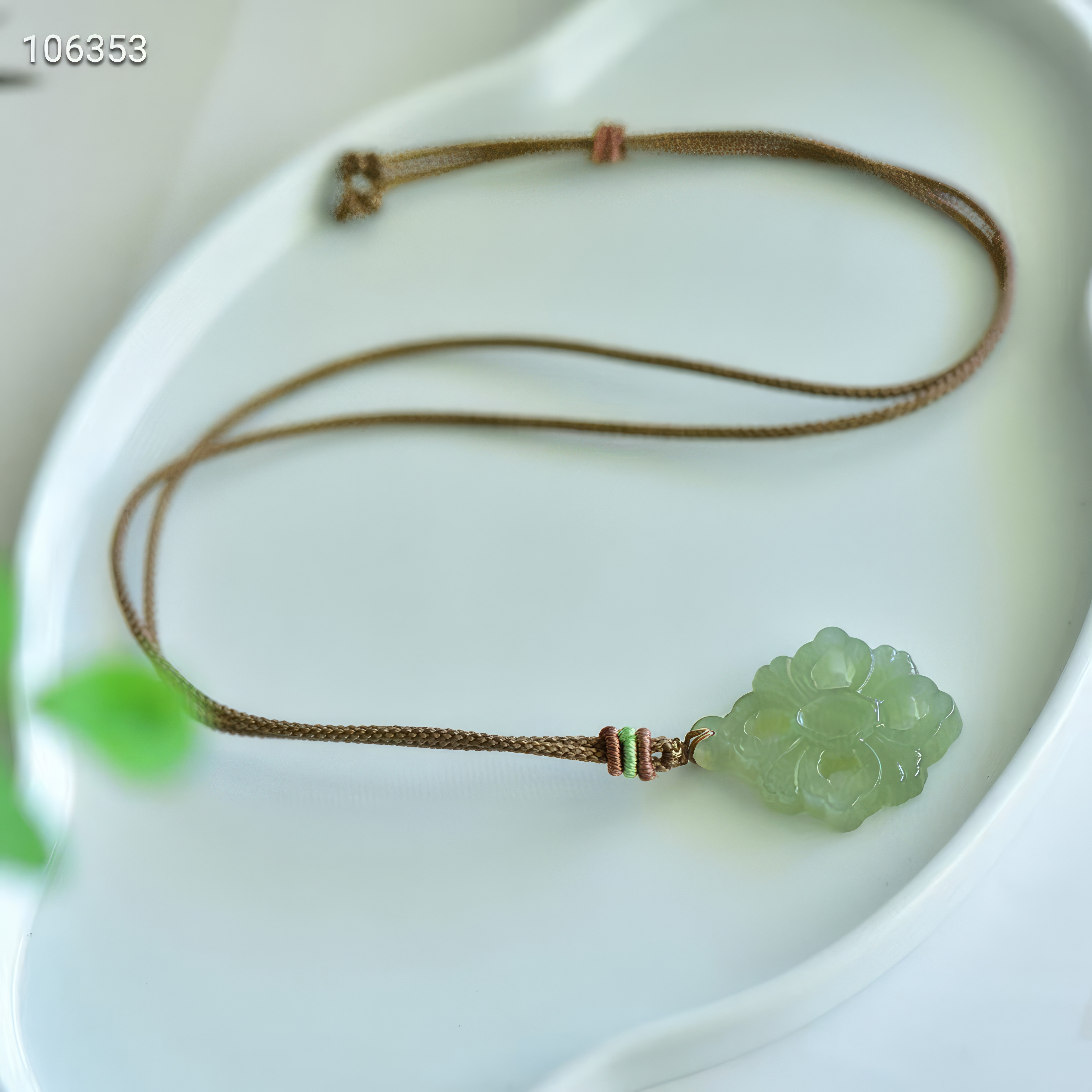 Heitai Jade Crown Flower Pendant--和田玉皇冠花吊坠