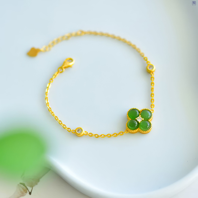 Lucky Chain Clover Green Nephrite Bracelet 幸运之链·四叶草碧玉手链