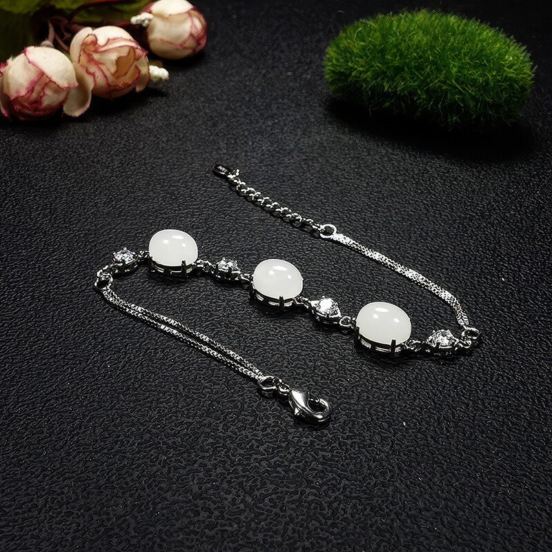 Diamond-Studded Exquisite White Hetian Jade Set 镶钻冰清玉洁和田玉套装