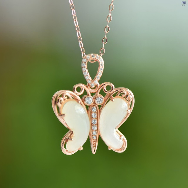 Butterfly Grace· White Hetian Jade Rose Gold Butterfly Pendant 蝶舞轻盈·和田玉玫瑰金蝴蝶吊坠